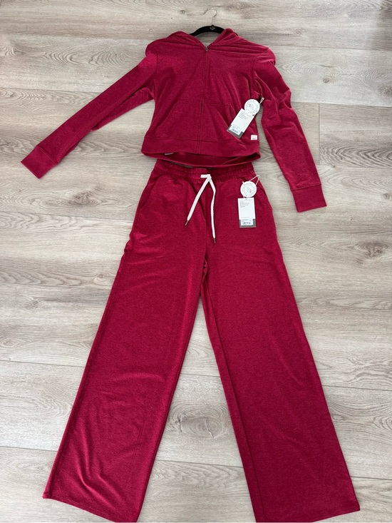 Vuori Tops - NWT Vuori DreamKnit™ signature collection in Strawberry Heather